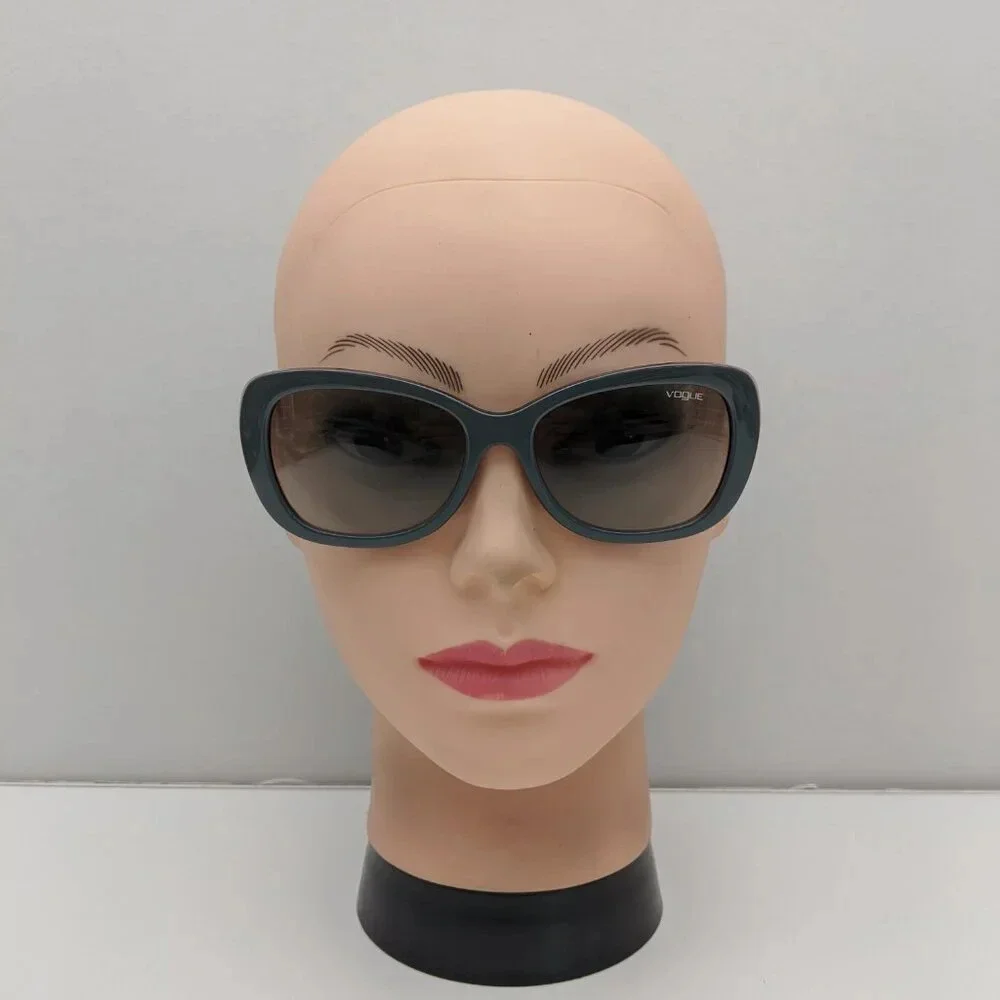 Vogue frame 10